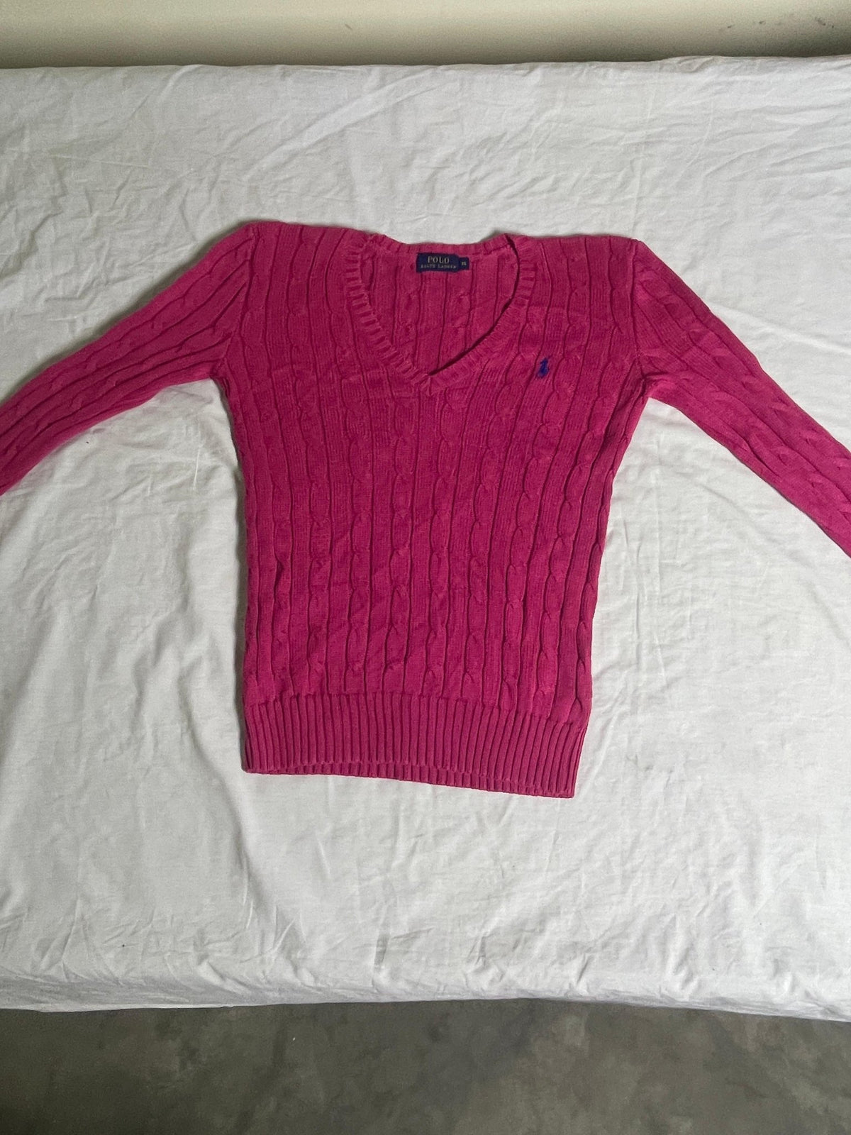 Authentic Polo Ralph Lauren Cable-Knit Cotton V-Neck Sweater – Vibrant Hot Pink (Size XS) - Vint Drop