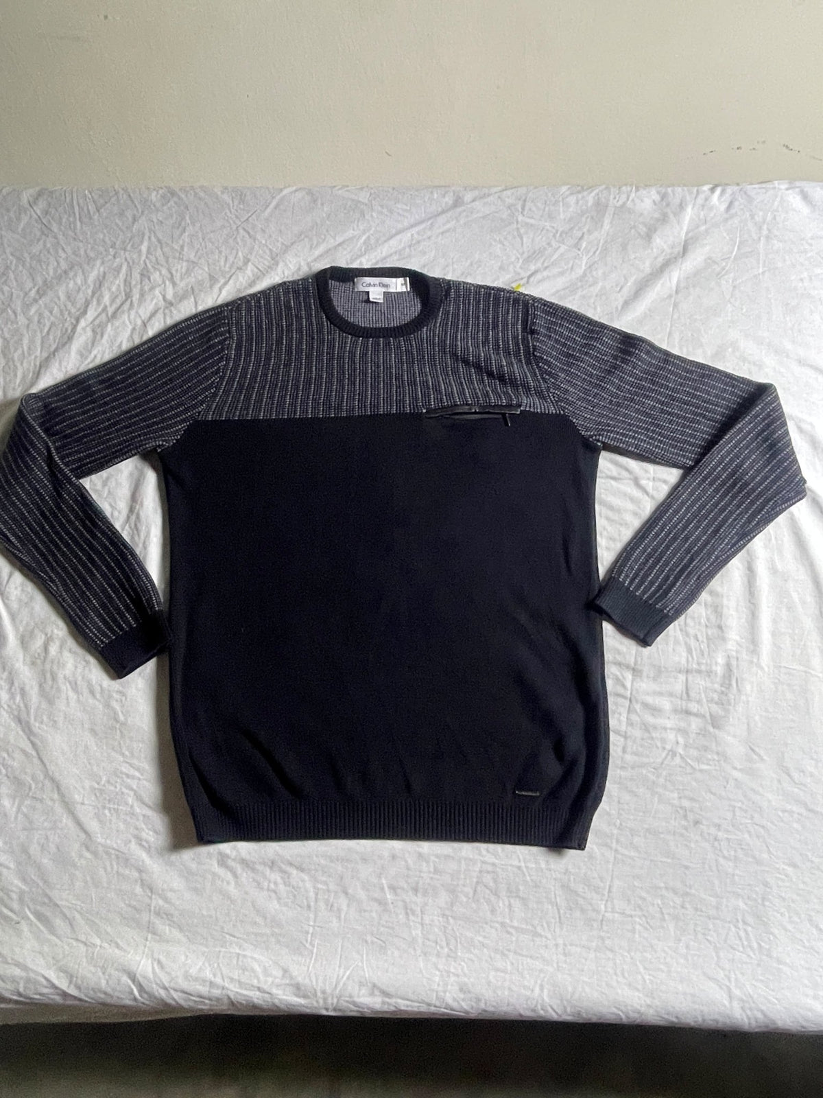 Vintage Calvin Klein Two-Tone Patterned Crewneck Knit Jumper - Vint Drop
